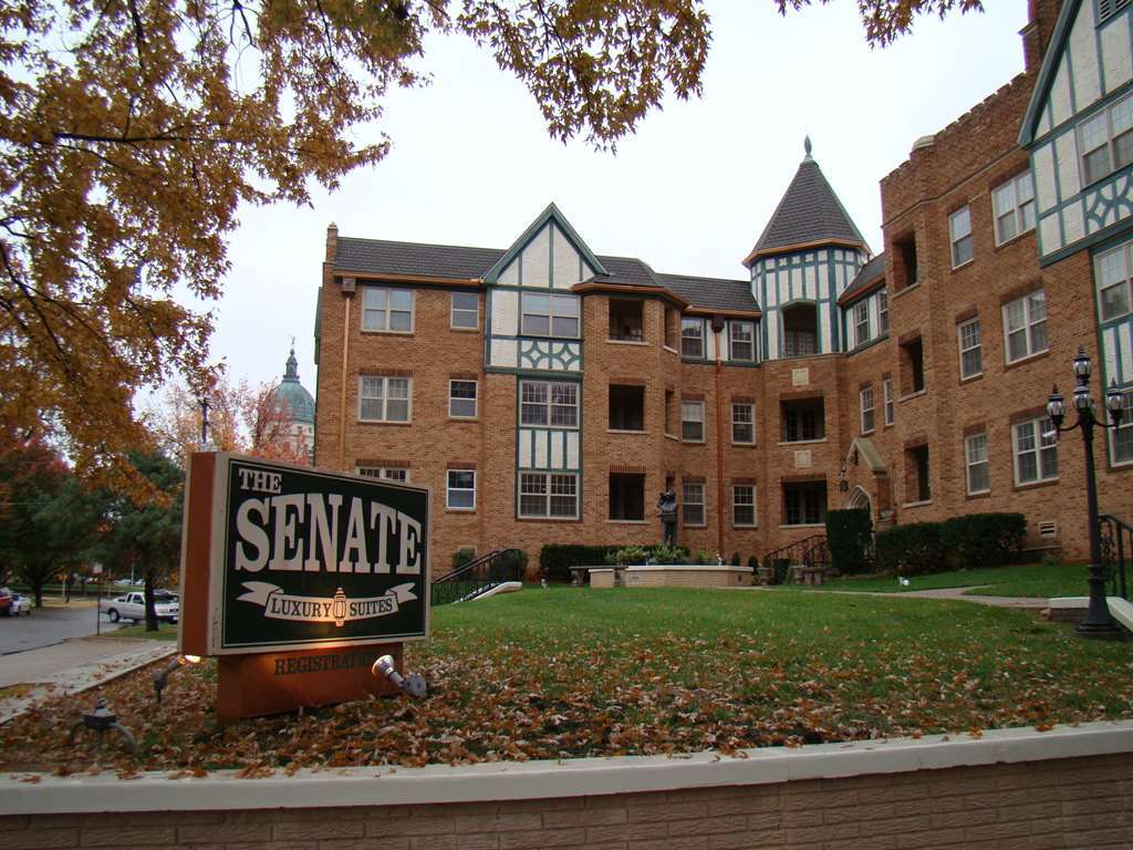 Senate Suites Extended Stay Hotel Topeka Exterior photo