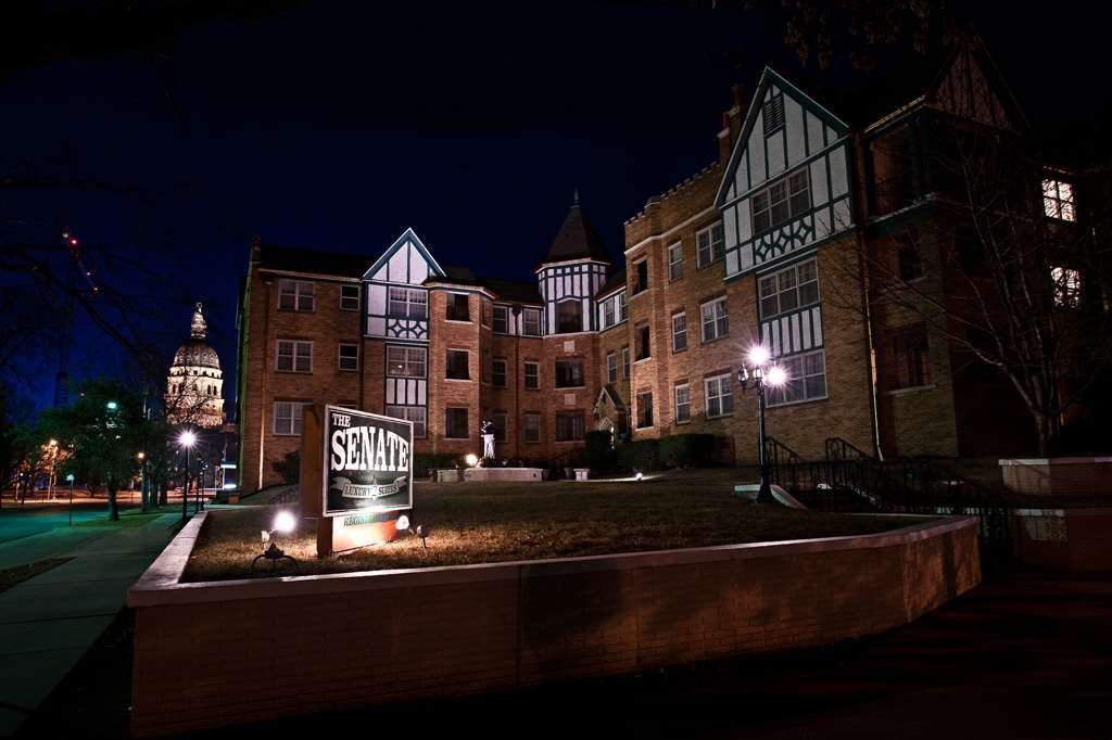 Senate Suites Extended Stay Hotel Topeka Exterior photo